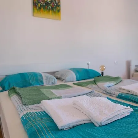 Hostel Sobe Kaki In Kivi *