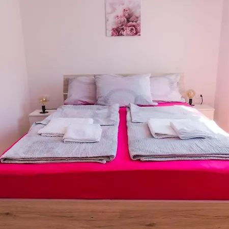 Sobe Kaki In Kivi Hostel Izola