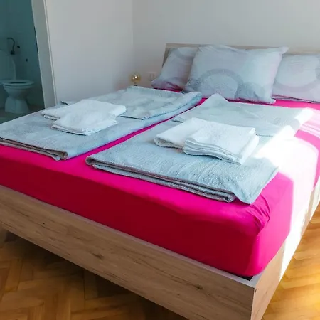 Sobe Kaki In Kivi *