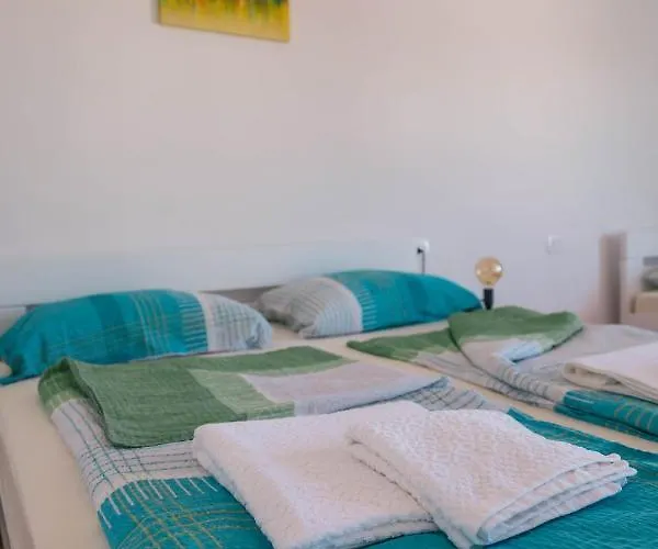 Hostel Sobe Kaki In Kivi *