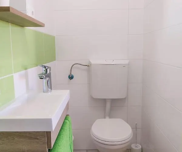 Sobe Kaki In Kivi * 이졸라