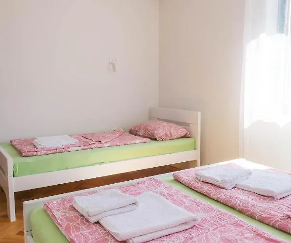 Sobe Kaki In Kivi Izola